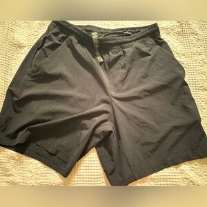 Pace breaker lululemon men short 5.5”